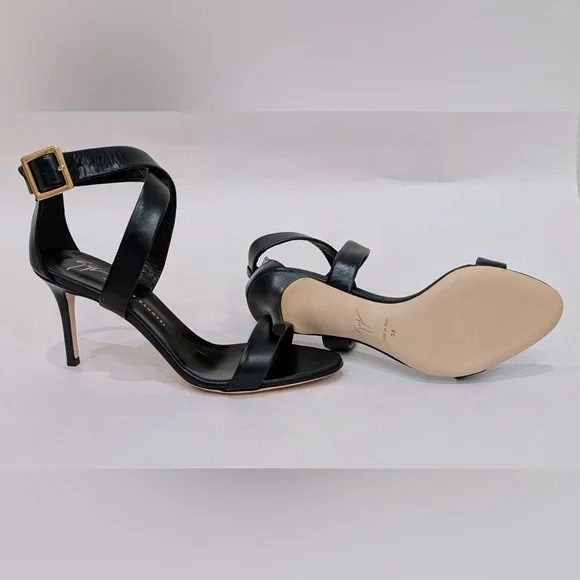New in Box Giuseppe Zanotti Strappy Heels Size 6 Deep Navy - Picture 6 of 11
